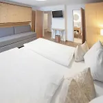 Hochwertige 아파트