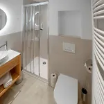 Hochwertige 아파트 *